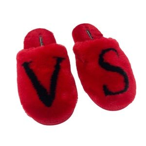 Sold🥀Victoria's Secret Faux Fur Slippers Red Medium Plush Fake Fur Slip On Shoe